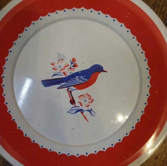 Red and White Dinnerware Set - Picture 10 of 13